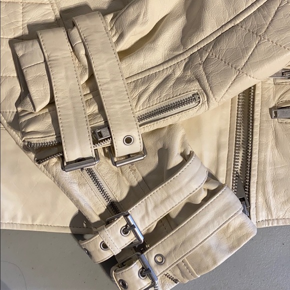 Leather jacket - Picture 8 of 9